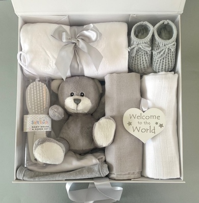 New Baby Starter Set - Neutral Gift Box
