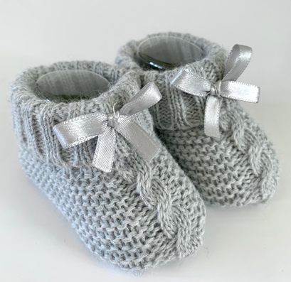 Newborn Knitted Booties - Grey with satin bow